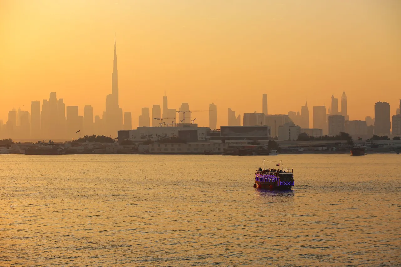 تأشيرة الإمارات السياحية متعددة الدخول لخمس سنوات: دليل 2026