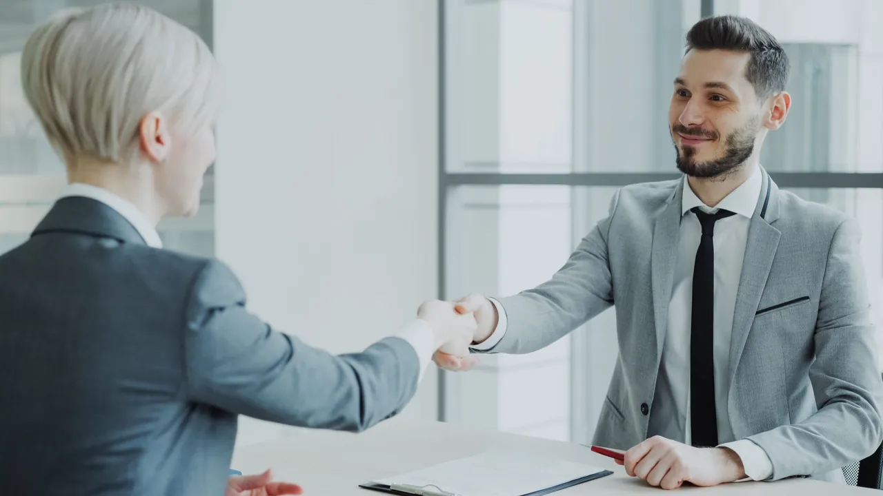 الشركة ذات المسؤولية المحدودة مقابل المؤسسة الفردية في دبي – أيهما تختار؟