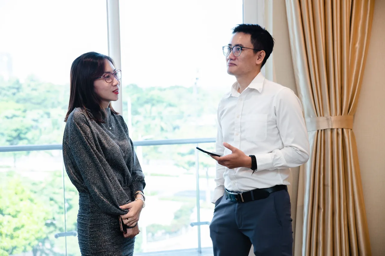 كيفية تحويل تأشيرة الزيارة الإماراتية إلى تأشيرة عمل حر بشكل قانوني